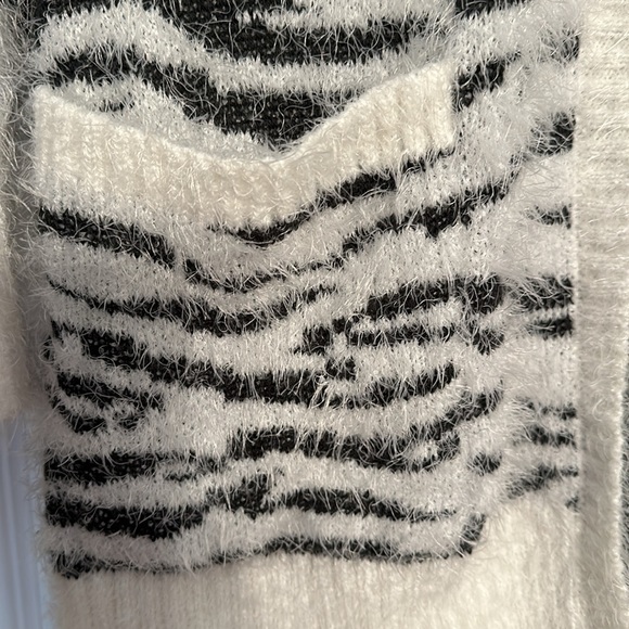 Mudd Fuzzy Zebra Cardigan with Pockets - Picture 2 of 8